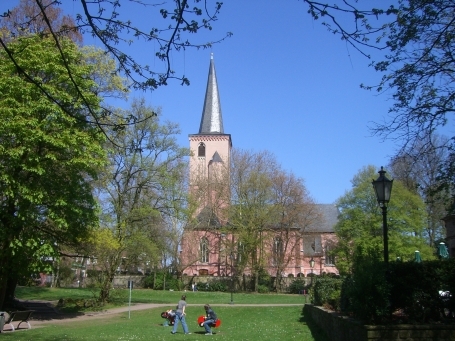 Nettetal-Lobberich : Burgstraße, Blick zur "Alten Kirche" vom Ingenhovenpark aus gesehen